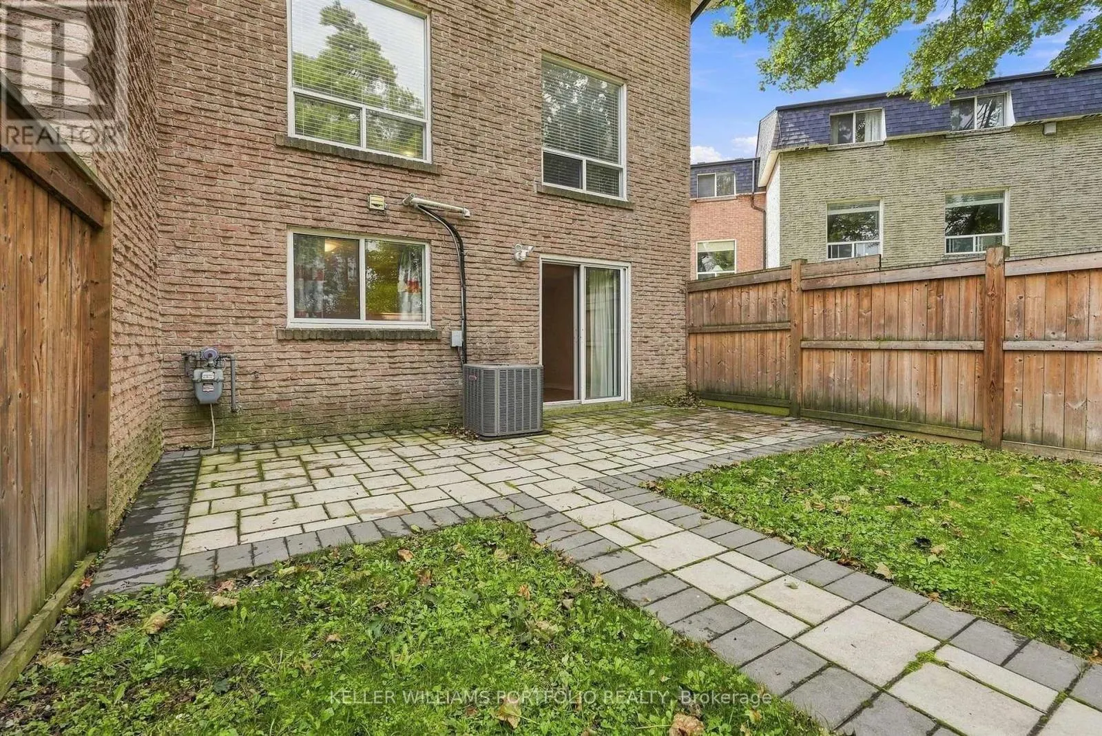 32 HENDERSON DRIVE