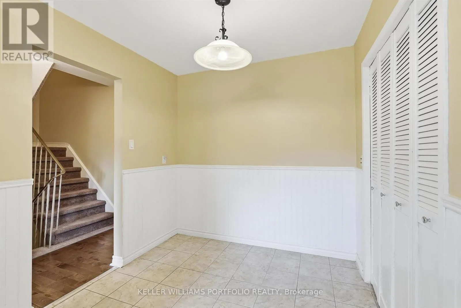 32 HENDERSON DRIVE