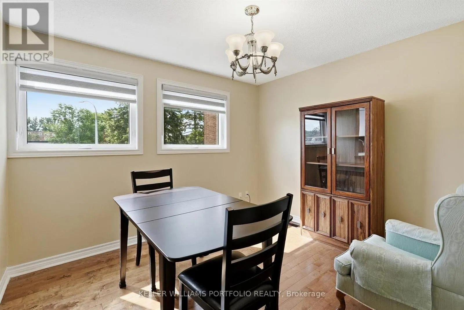 32 HENDERSON DRIVE