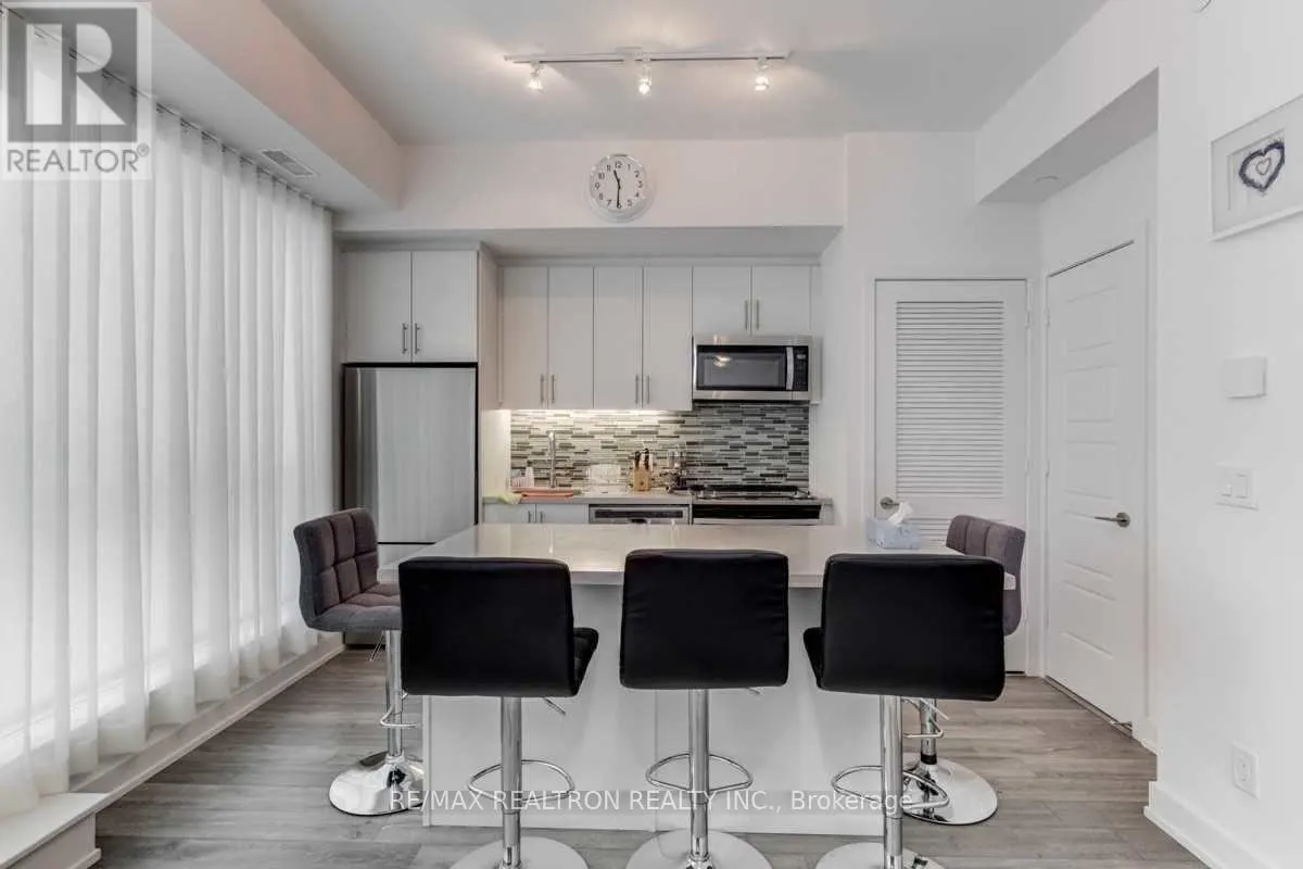 76 - 289 BROWARD WAY