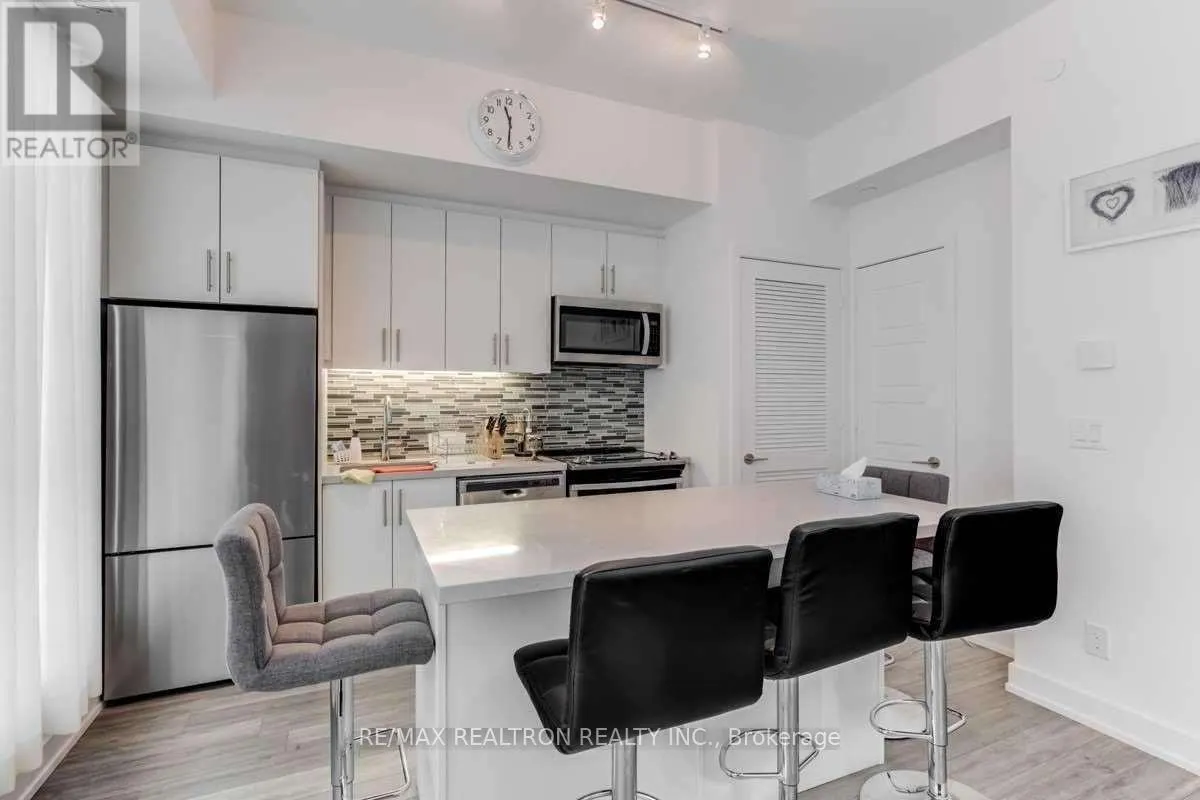 76 - 289 BROWARD WAY
