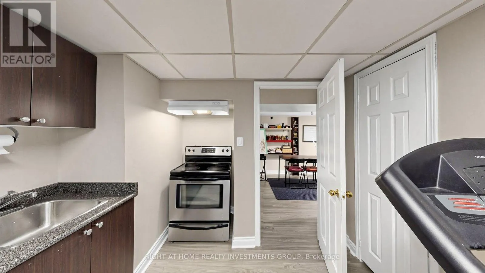 86 BURLING PLACE