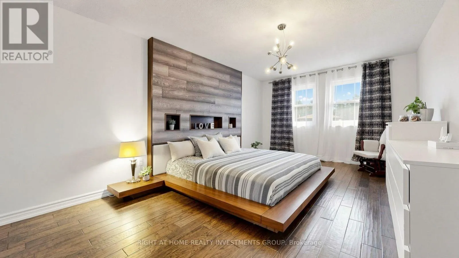 86 BURLING PLACE