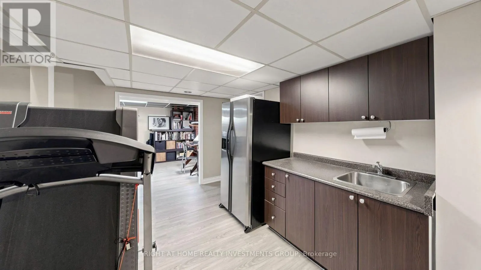 86 BURLING PLACE