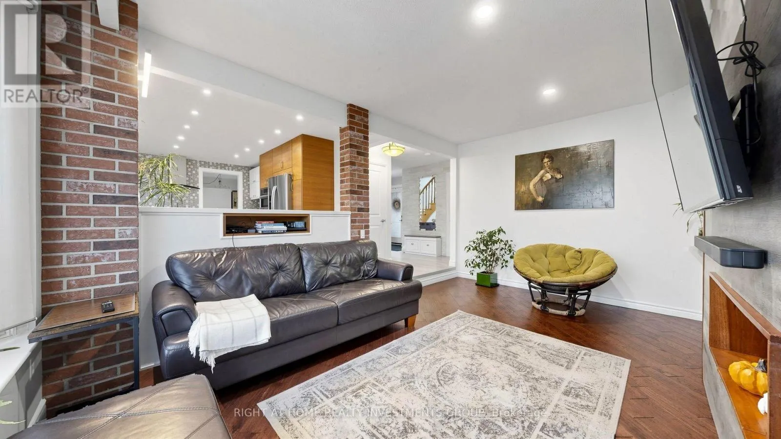 86 BURLING PLACE