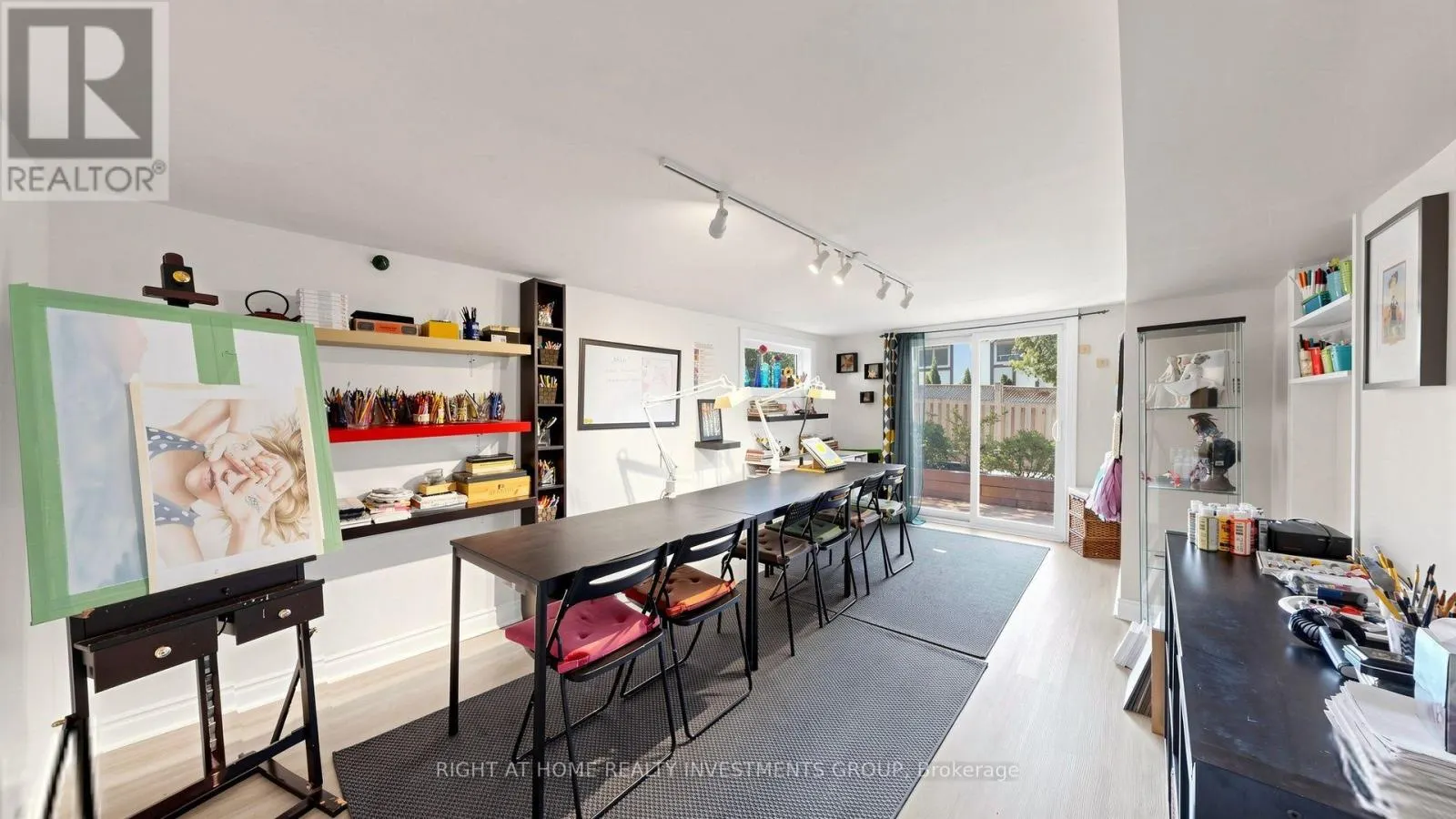 86 BURLING PLACE