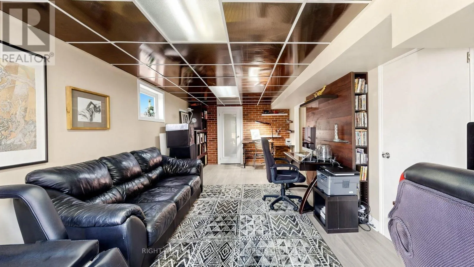 86 BURLING PLACE
