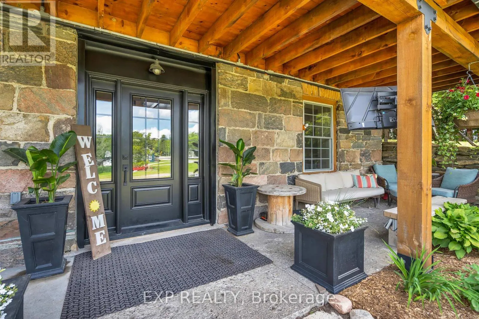 220 LAKERIDGE ROAD