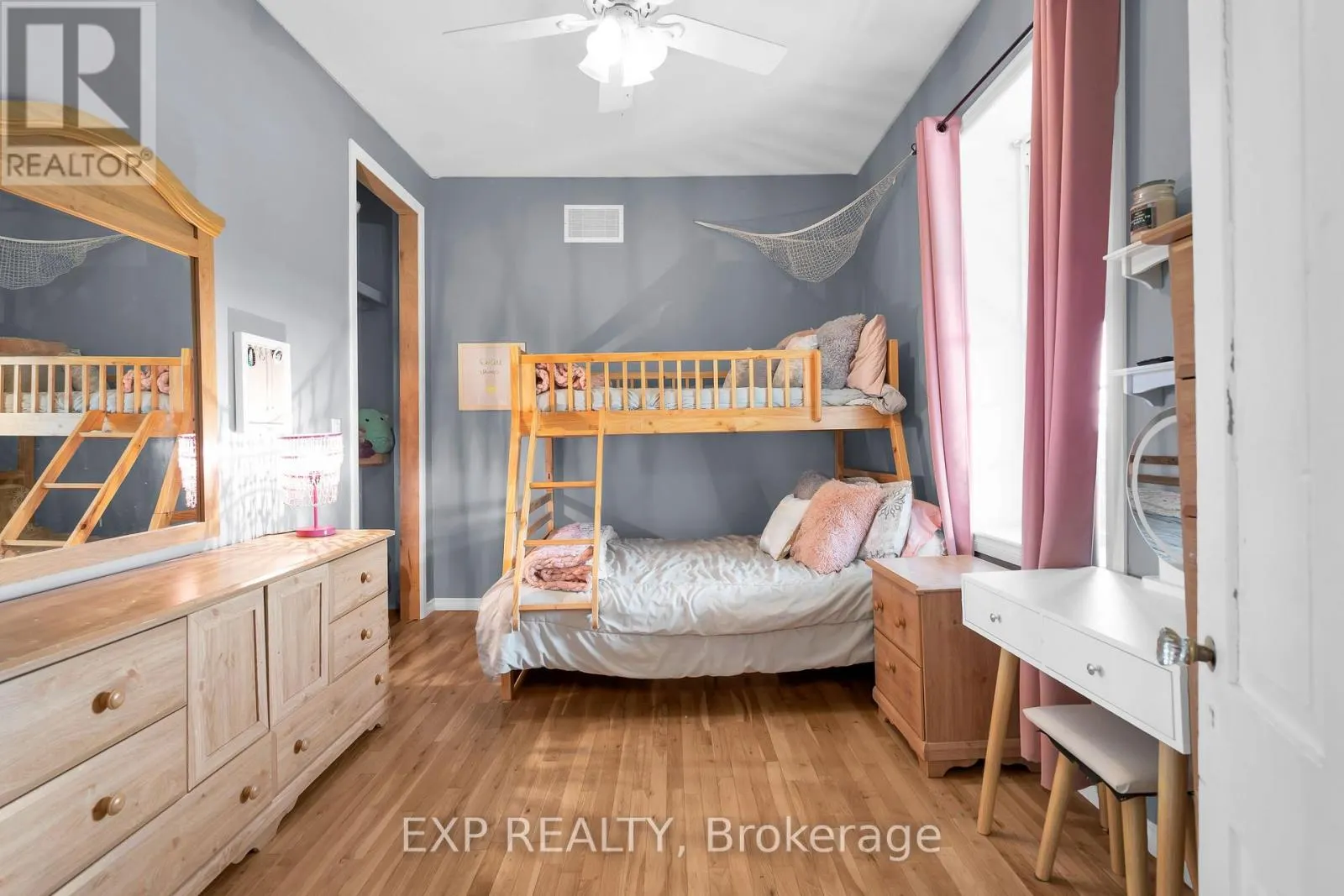 220 LAKERIDGE ROAD