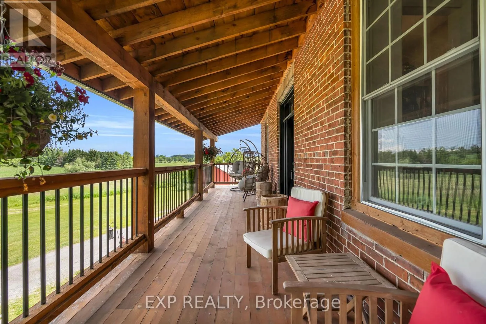 220 LAKERIDGE ROAD
