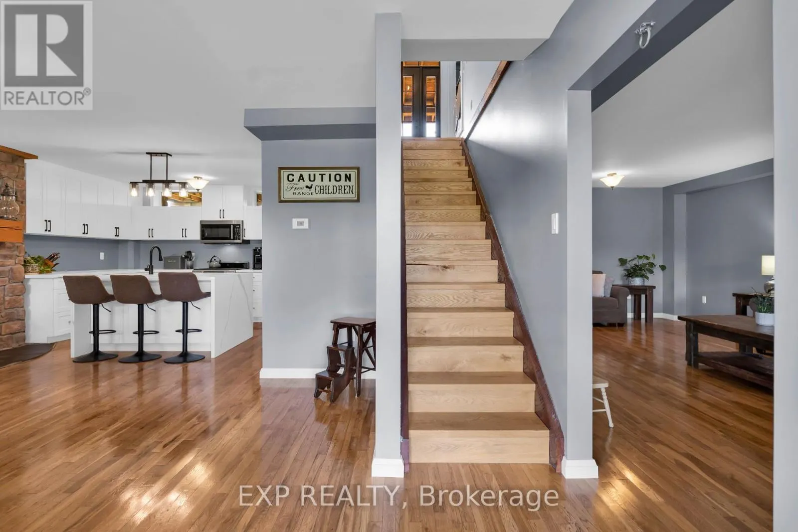 220 LAKERIDGE ROAD