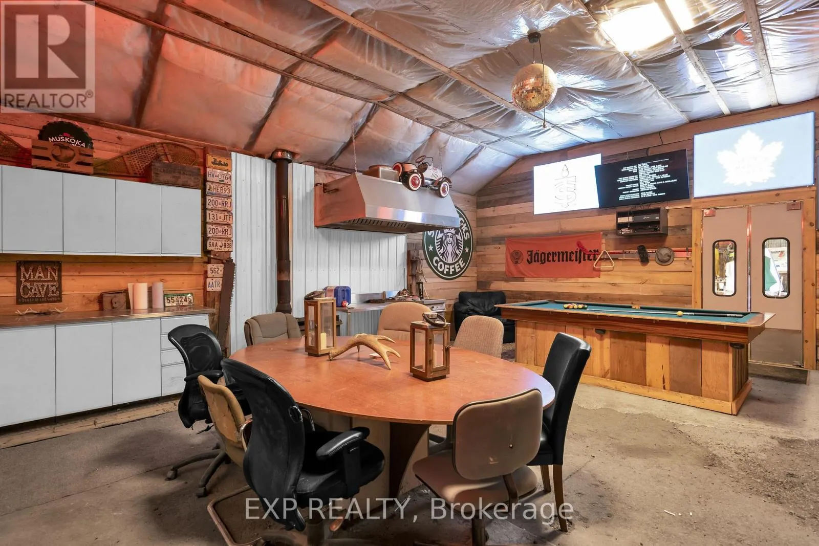 220 LAKERIDGE ROAD
