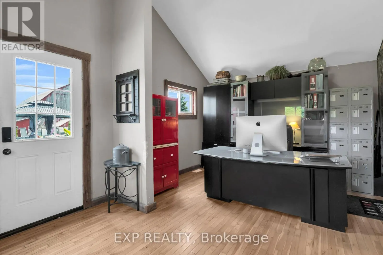220 LAKERIDGE ROAD