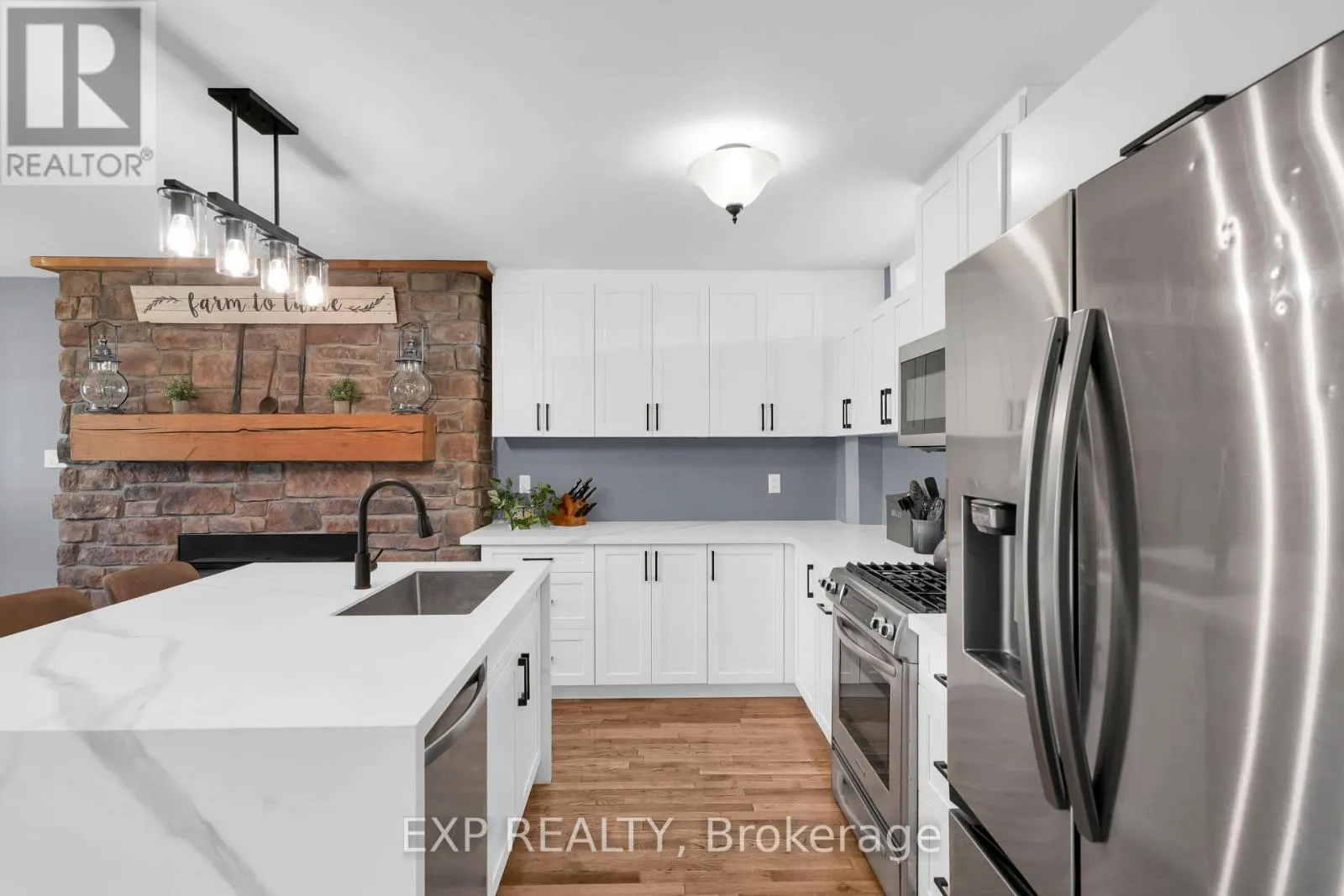 220 LAKERIDGE ROAD