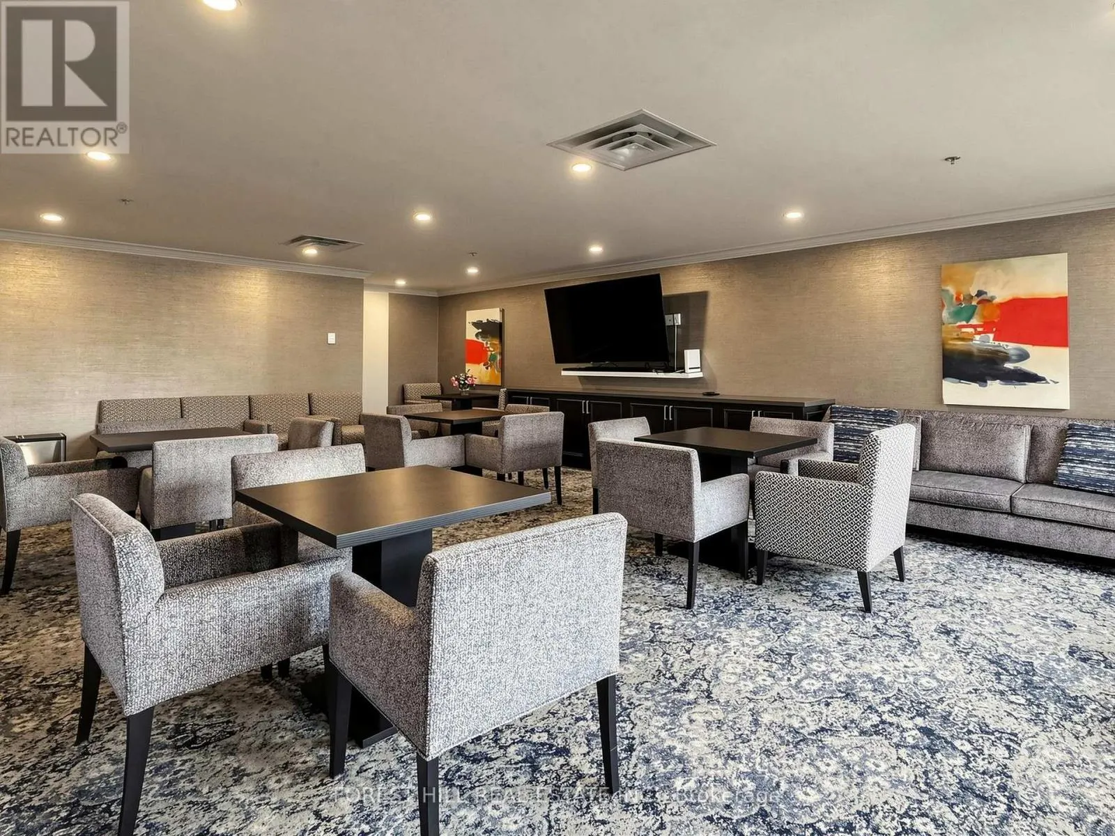 225 - 14924 YONGE STREET