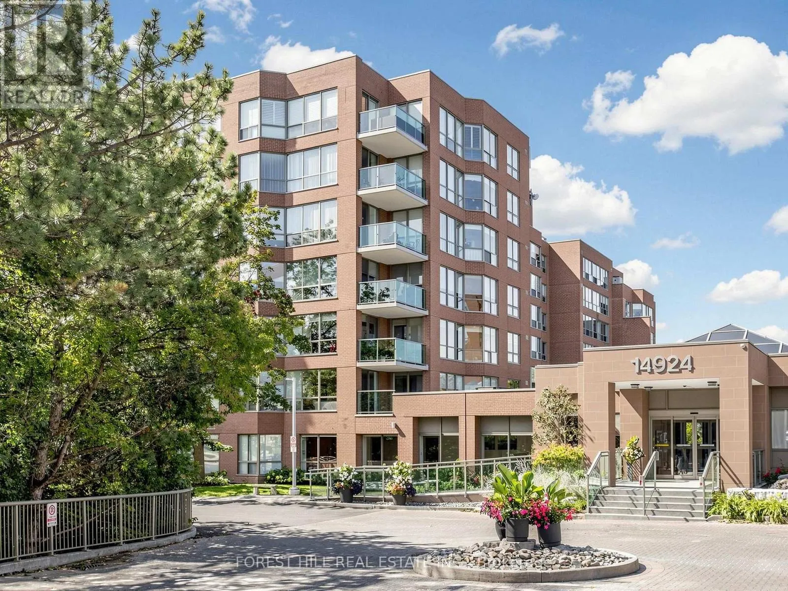 225 - 14924 YONGE STREET