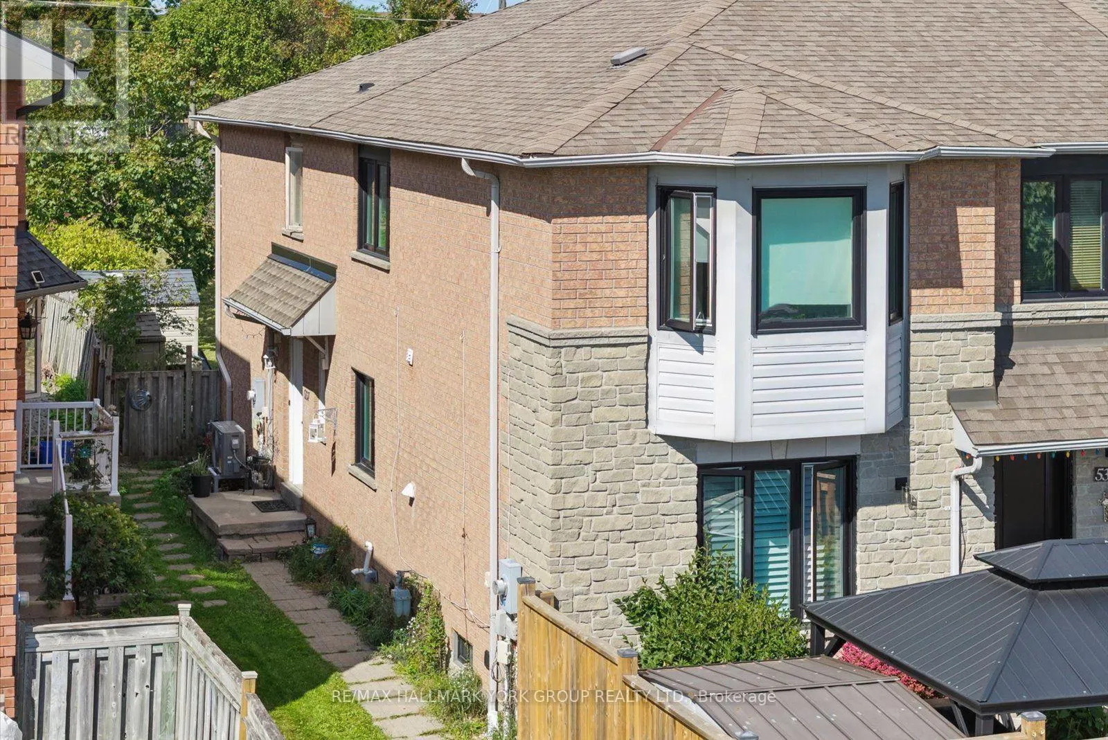 537 WALPOLE CRESCENT