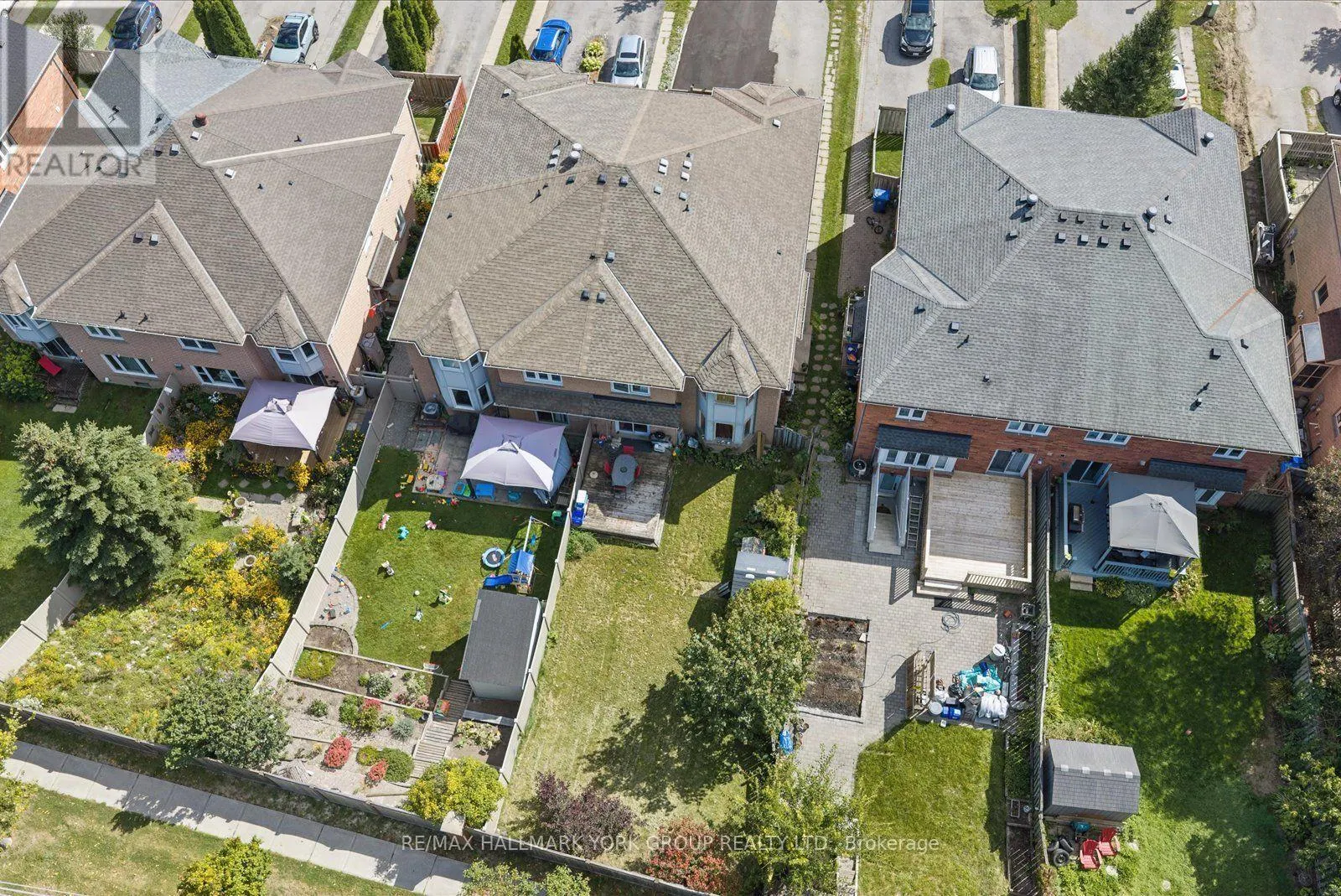 537 WALPOLE CRESCENT