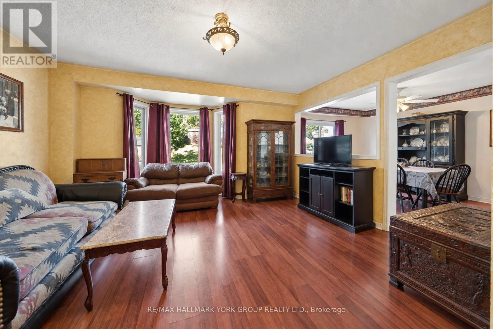 537 WALPOLE CRESCENT