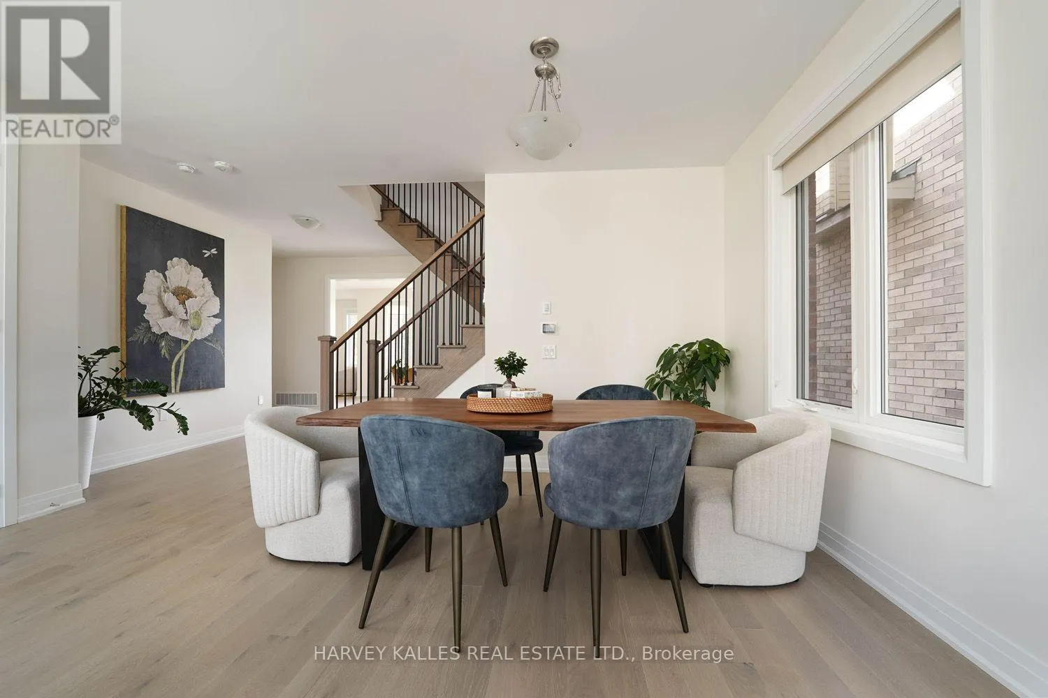 MAIN FLOOR - 253 SEAVIEW HEIGHTS