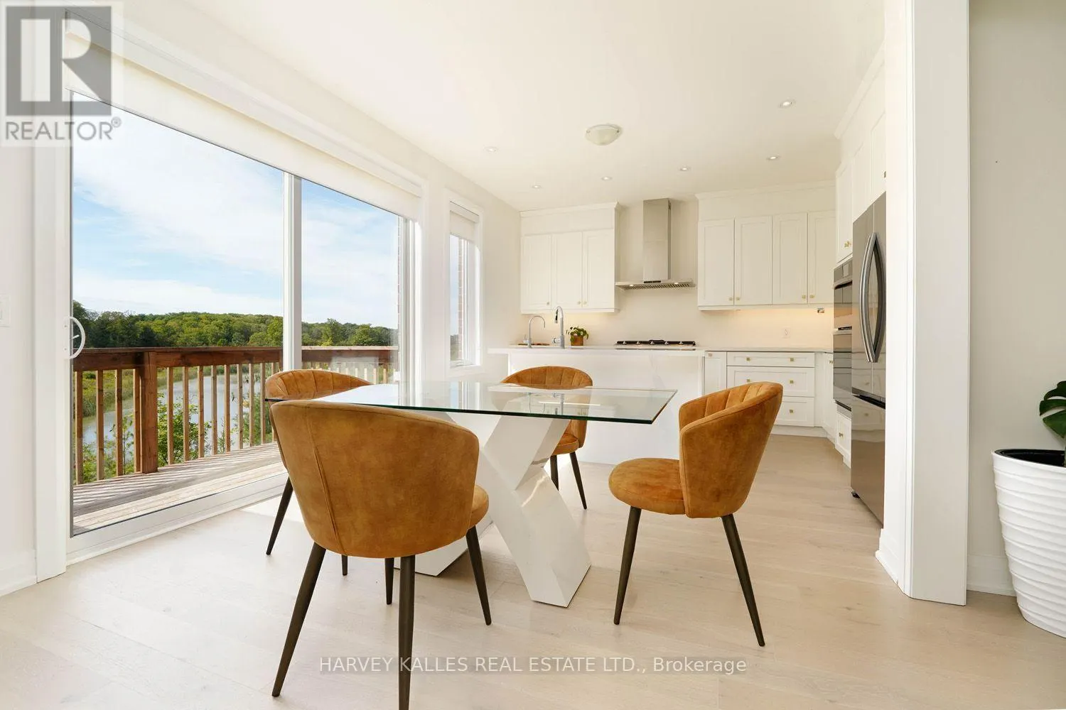 MAIN FLOOR - 253 SEAVIEW HEIGHTS