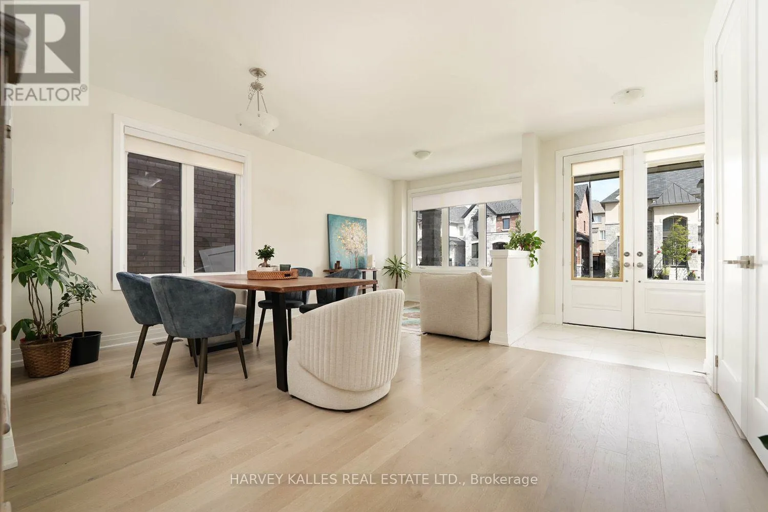 MAIN FLOOR - 253 SEAVIEW HEIGHTS