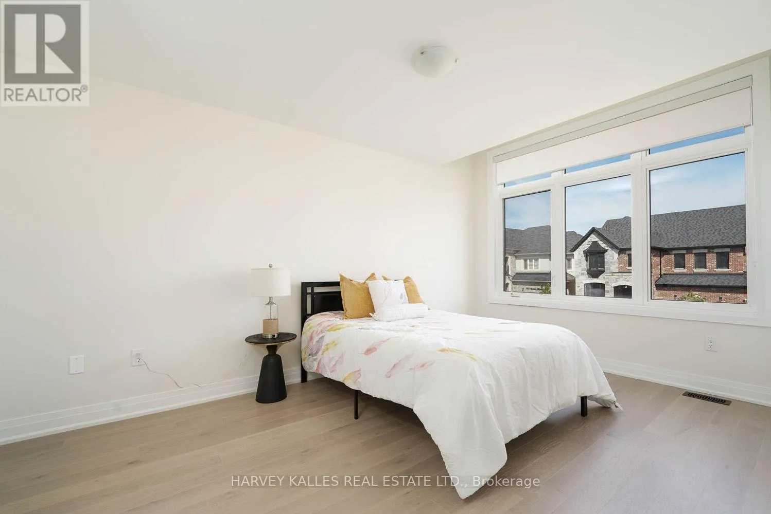 MAIN FLOOR - 253 SEAVIEW HEIGHTS