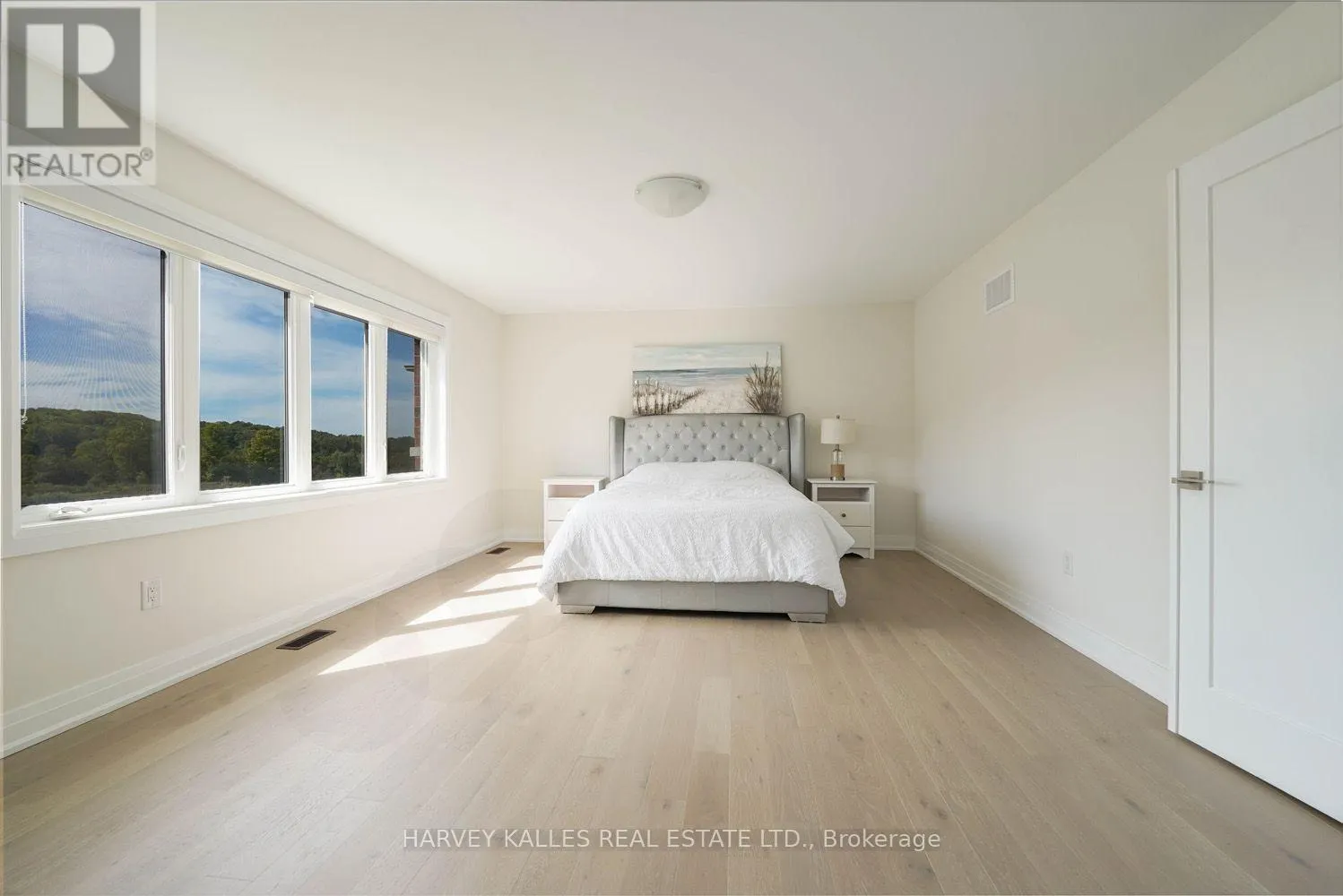 MAIN FLOOR - 253 SEAVIEW HEIGHTS