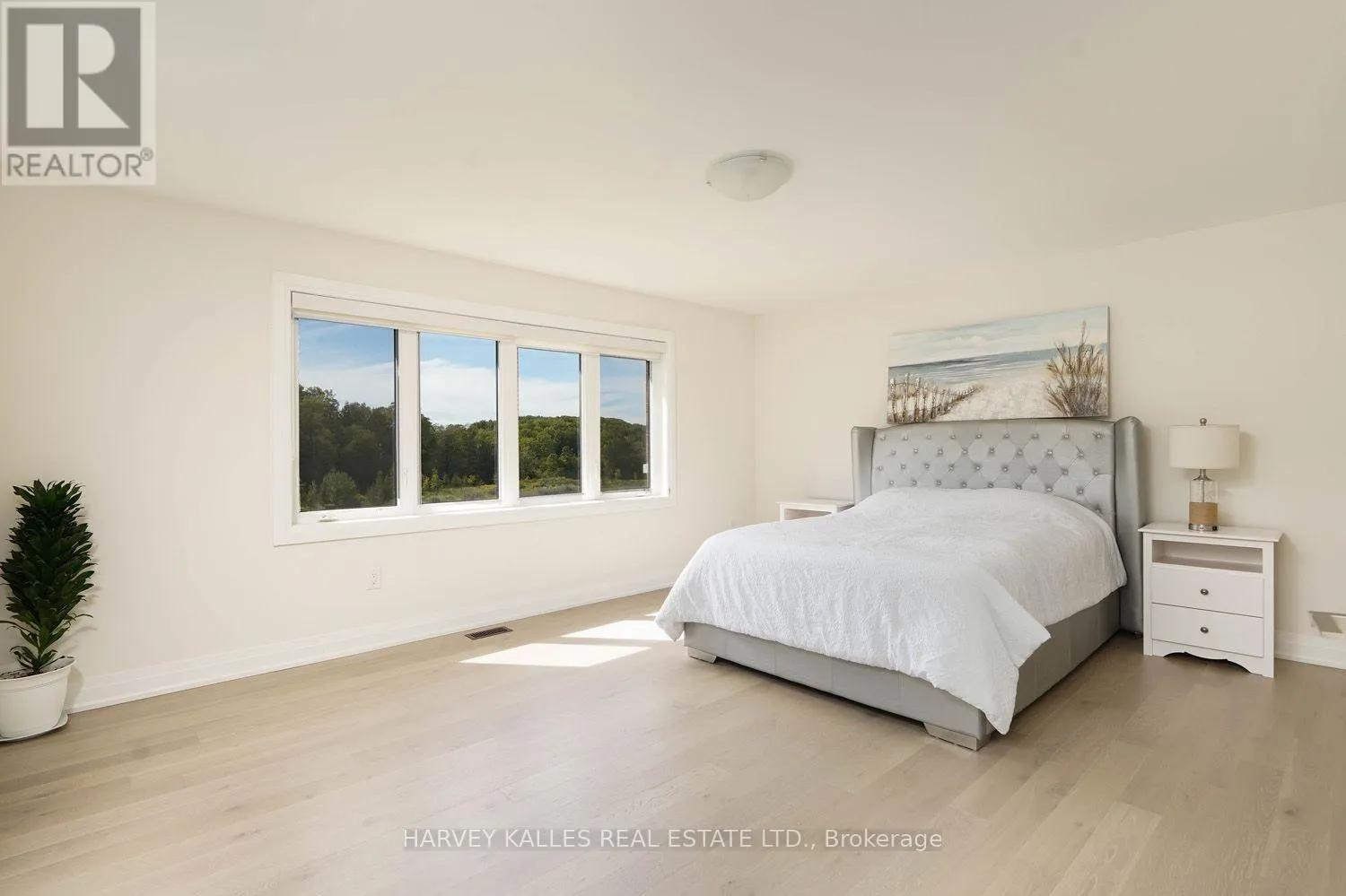 MAIN FLOOR - 253 SEAVIEW HEIGHTS
