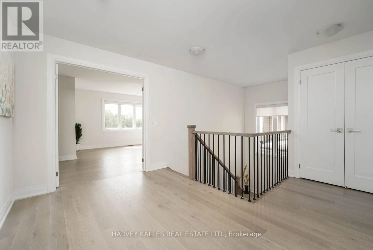 MAIN FLOOR - 253 SEAVIEW HEIGHTS