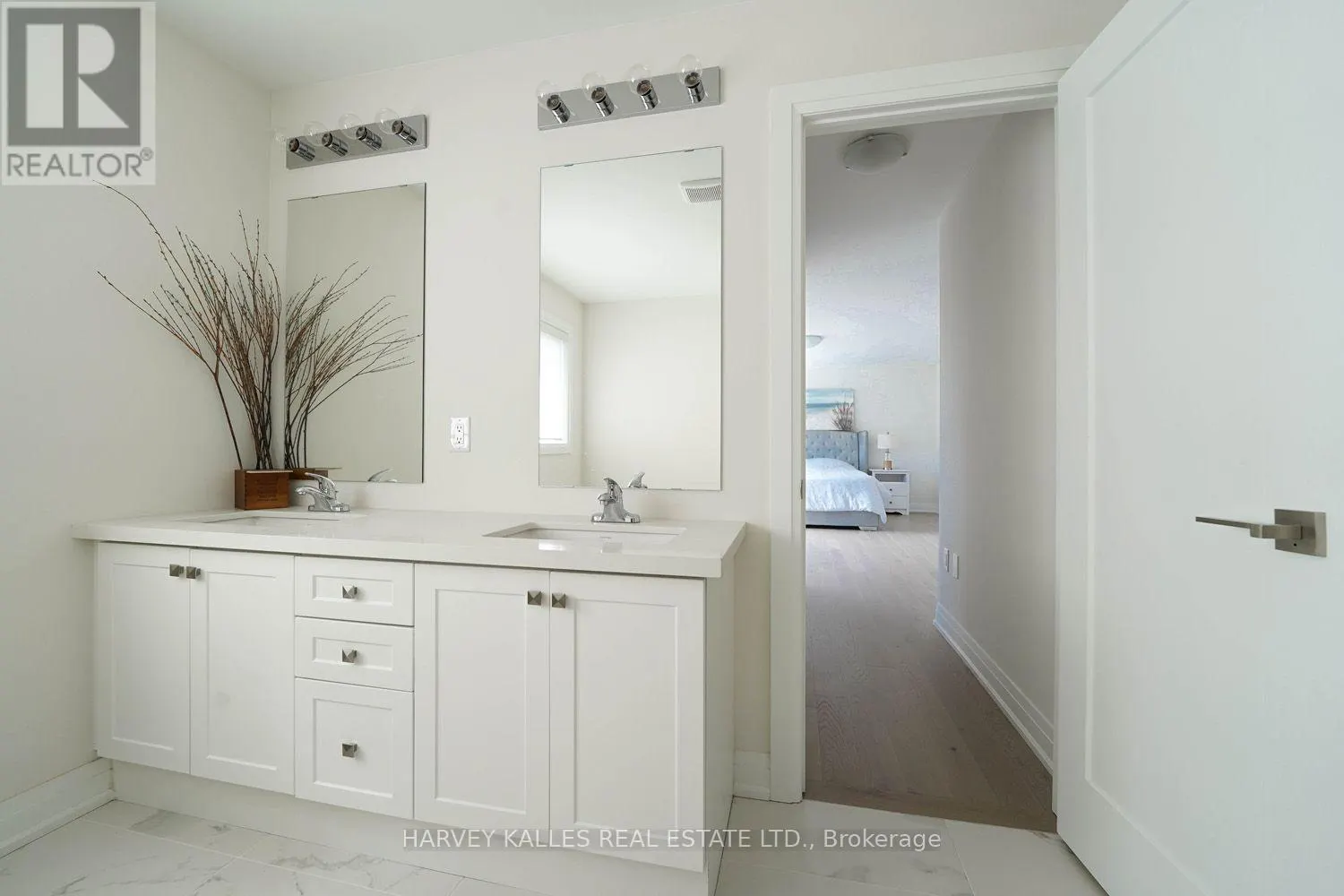 MAIN FLOOR - 253 SEAVIEW HEIGHTS