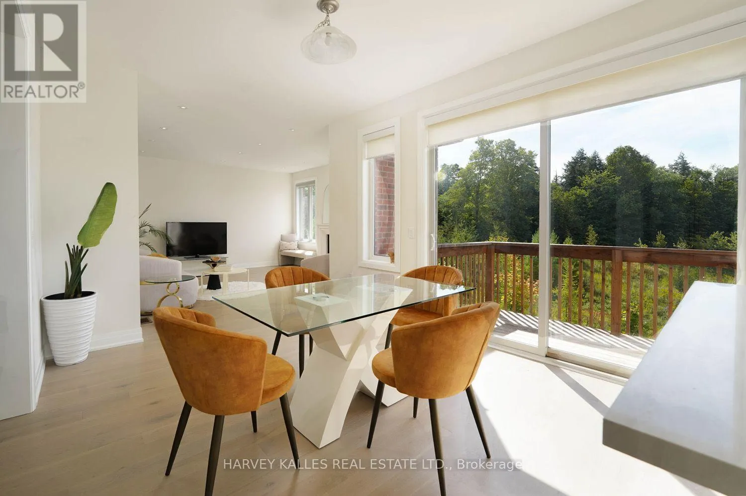 MAIN FLOOR - 253 SEAVIEW HEIGHTS