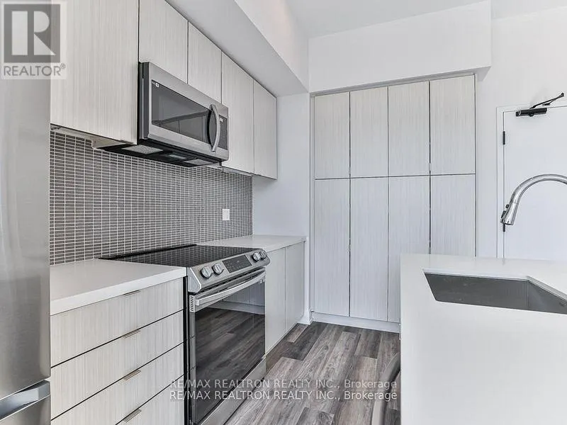 426 - 415 SEA RAY AVENUE