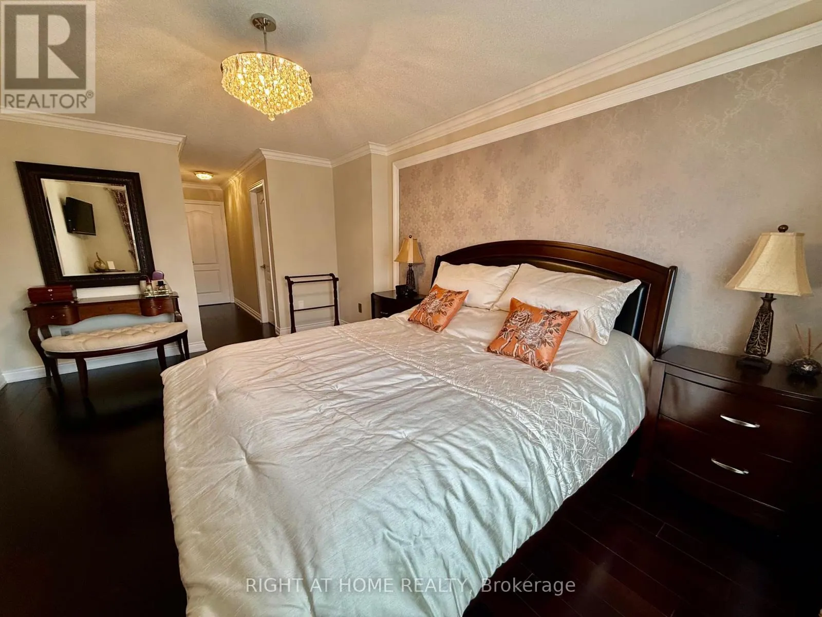129 FOUR SEASONS CRESCENT