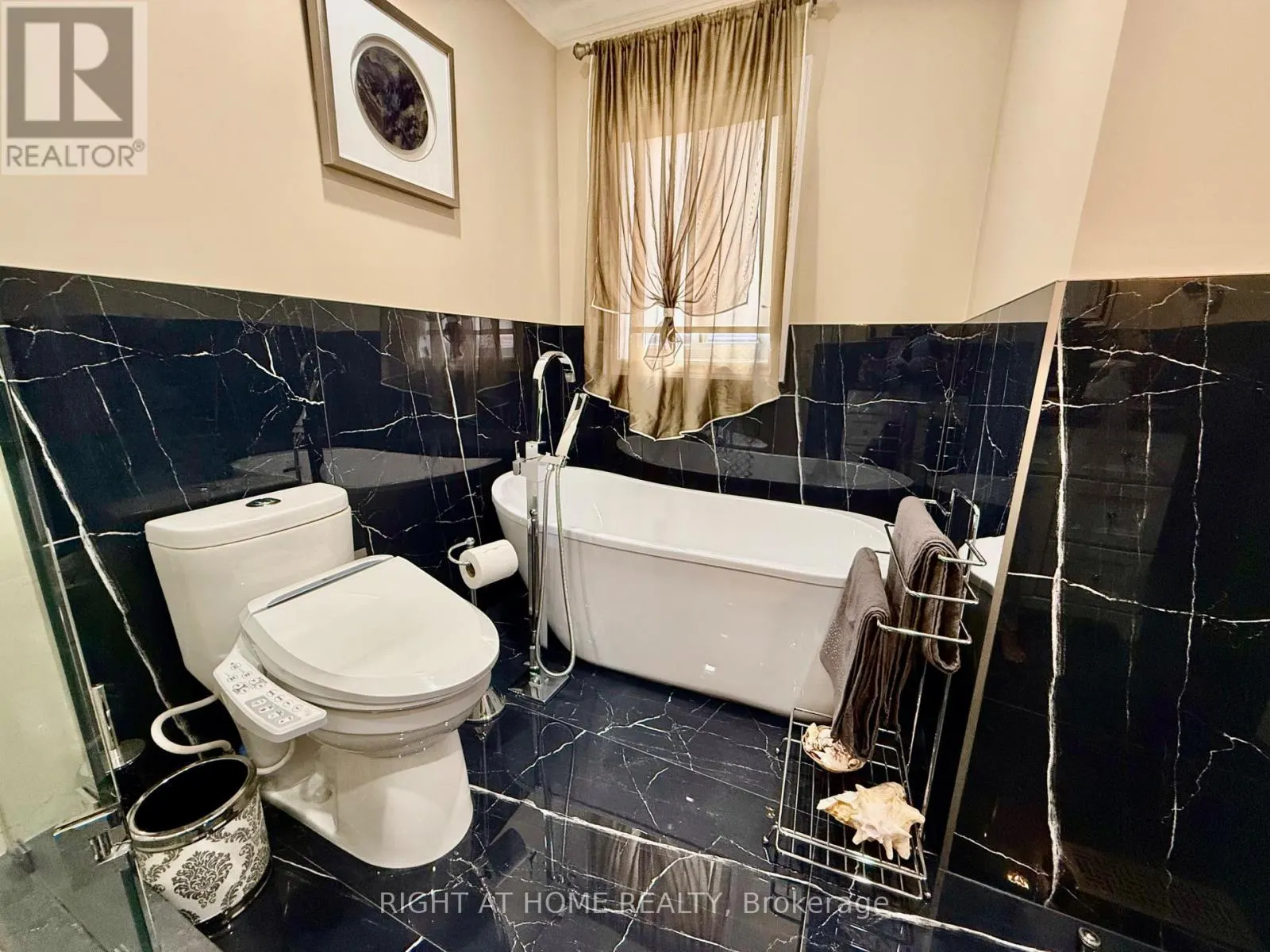 129 FOUR SEASONS CRESCENT