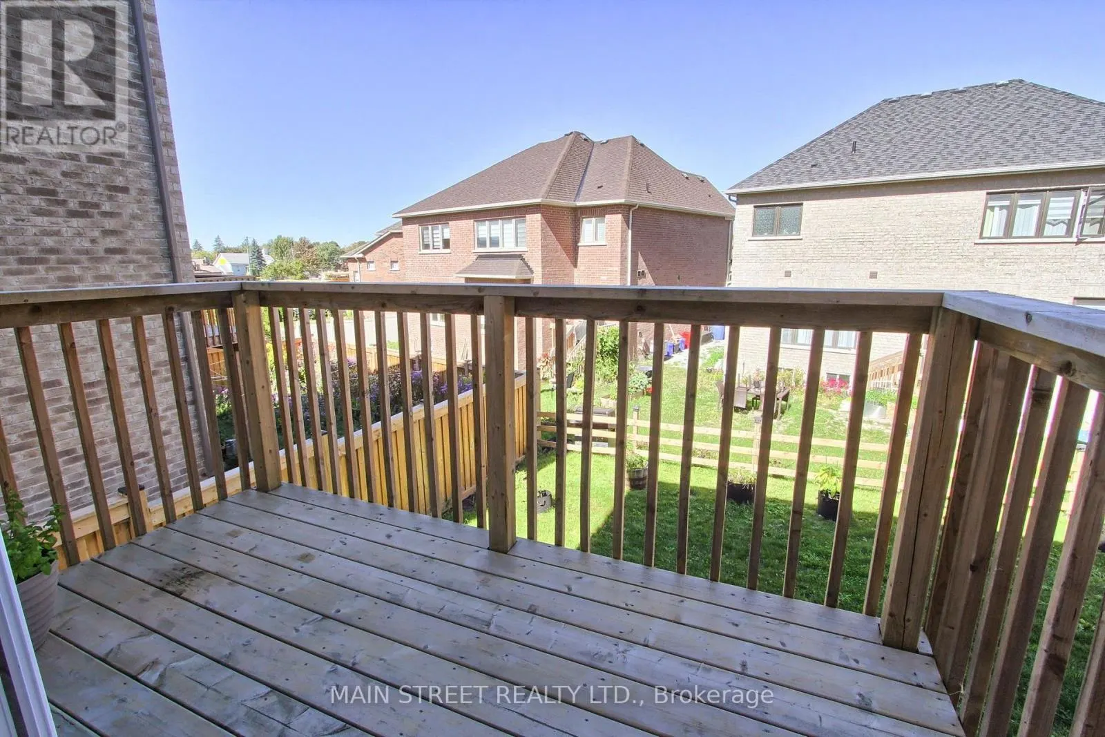 90 KINGKNOLL CRESCENT
