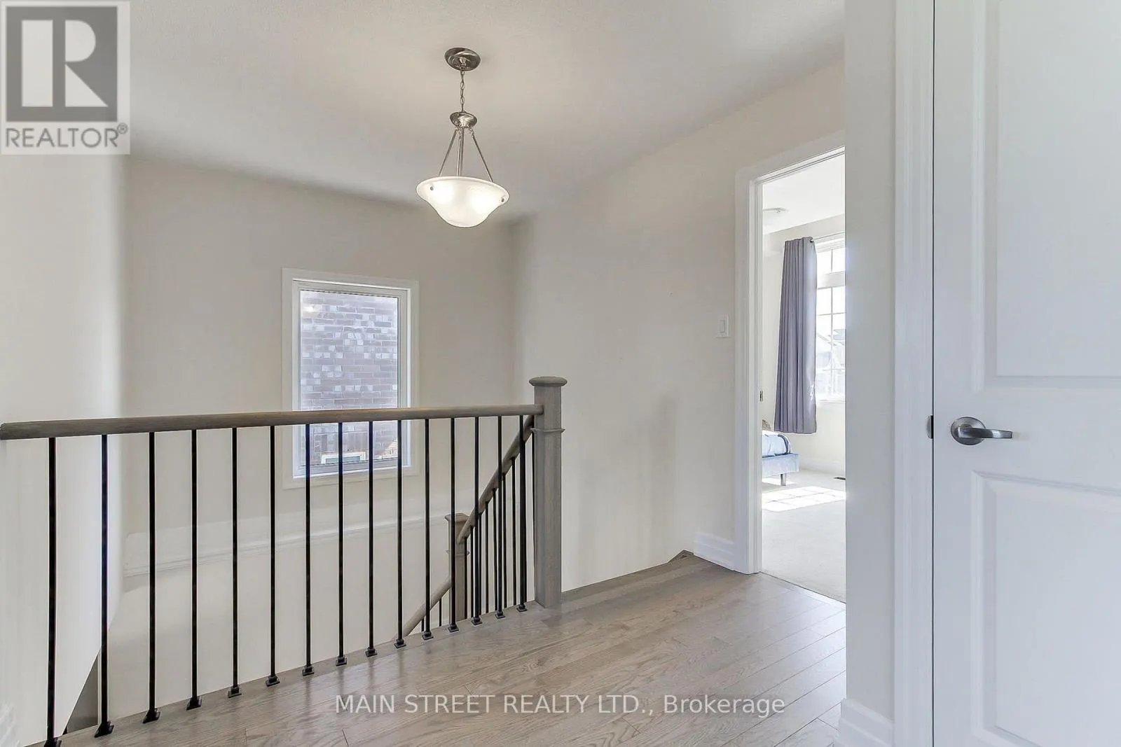 90 KINGKNOLL CRESCENT