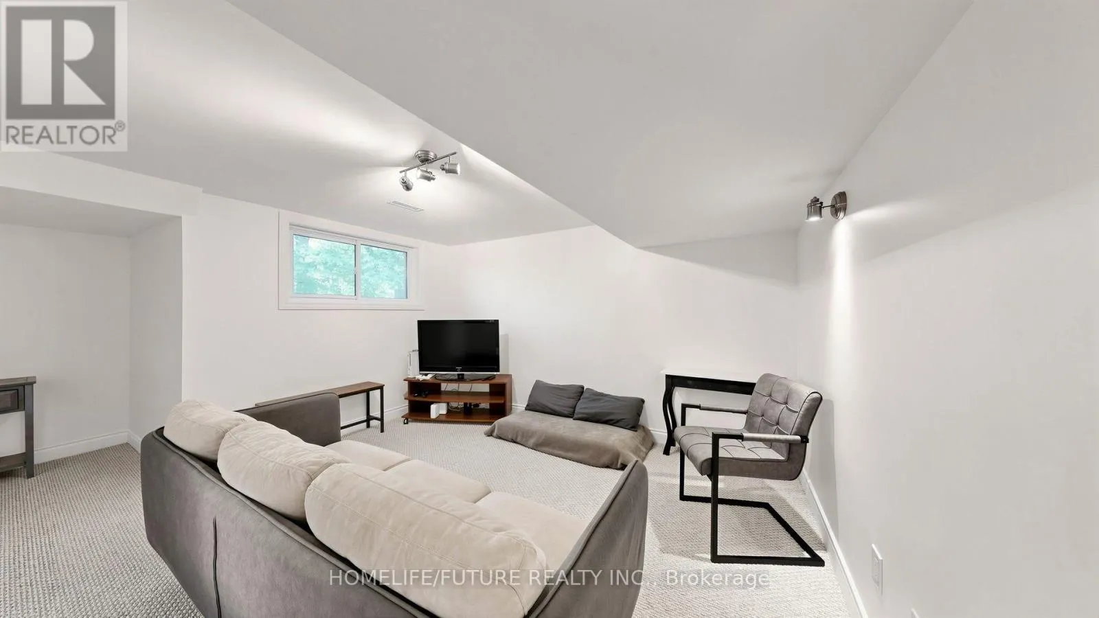 3906 ROSEMARY LANE