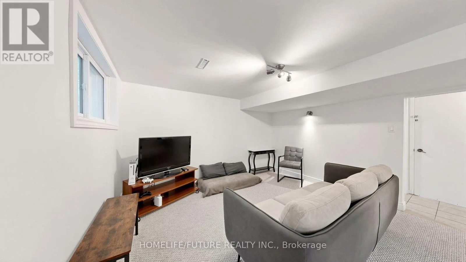3906 ROSEMARY LANE