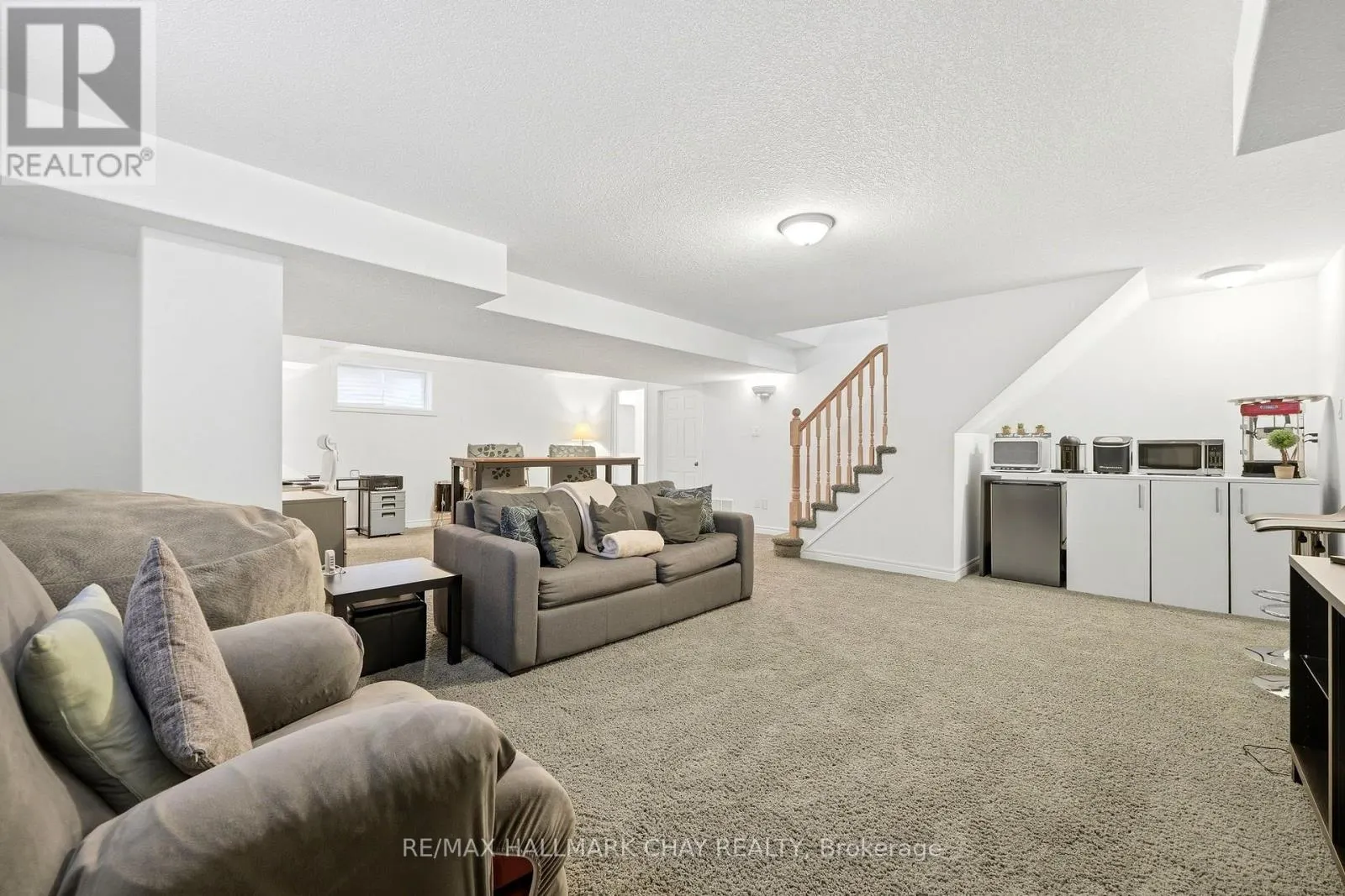 61 CARLETON TRAIL
