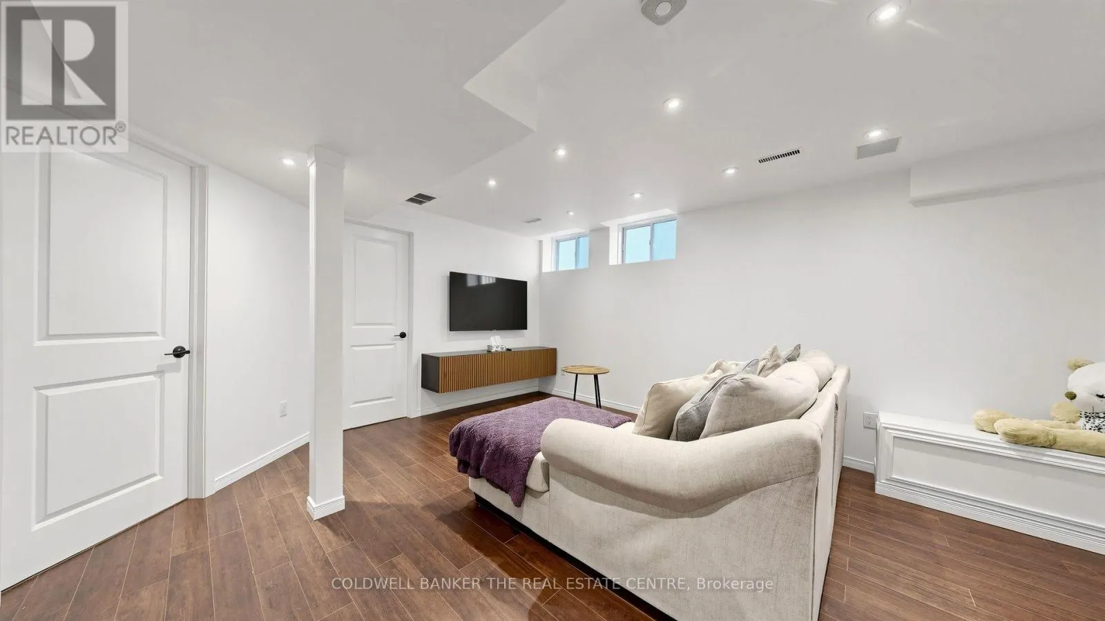 1847 SWAN STREET