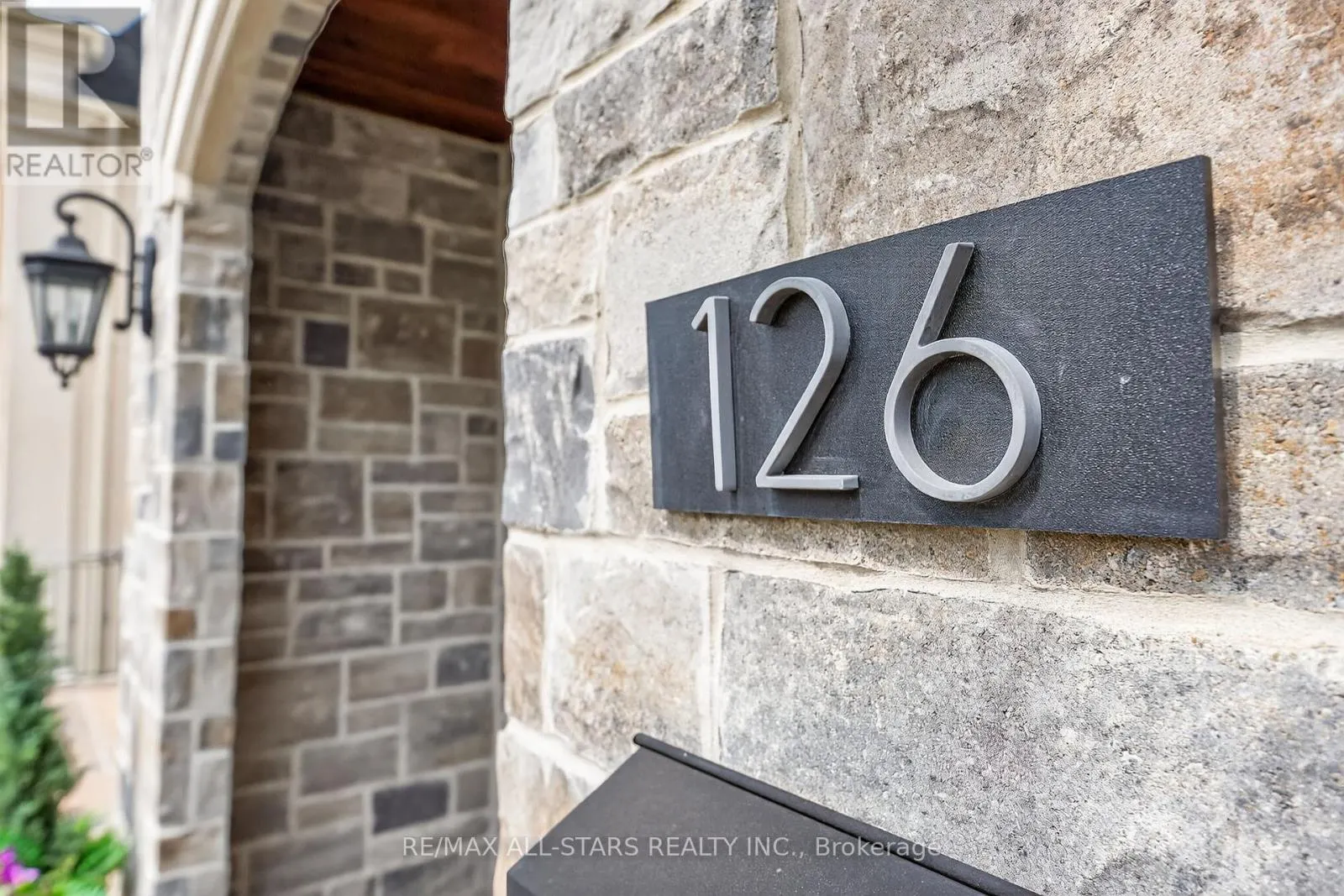 126 HILLVIEW ROAD