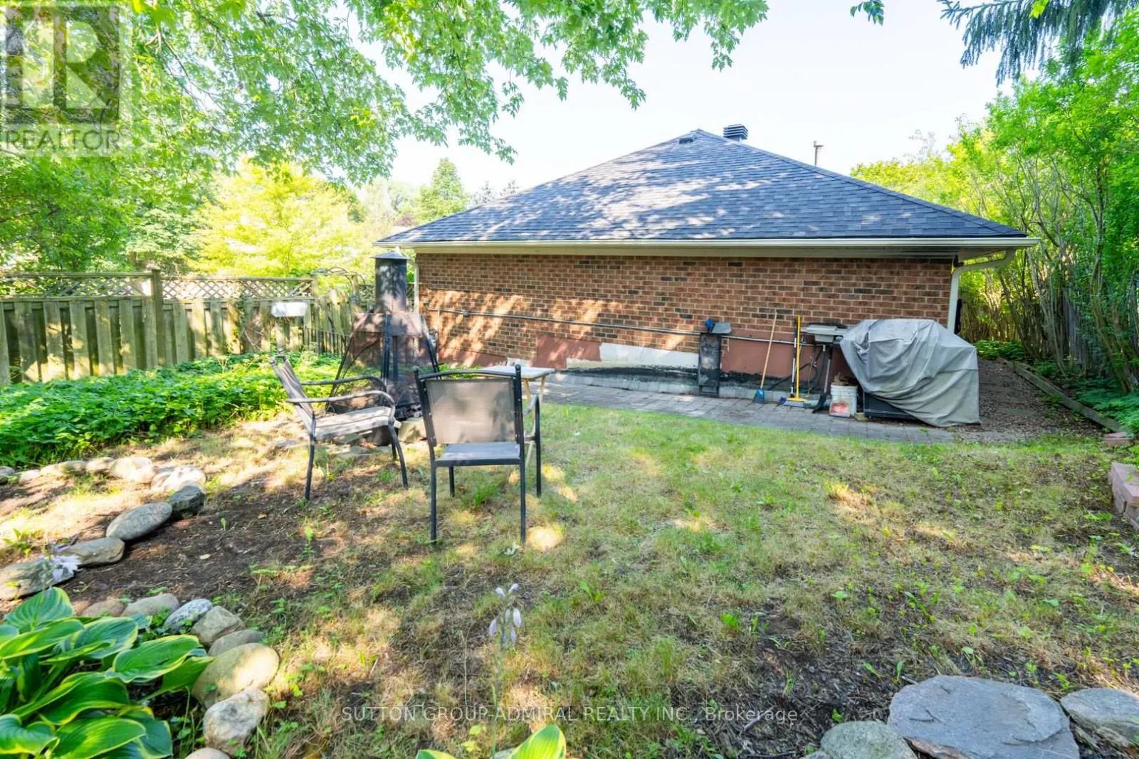 284 MURRAY DRIVE