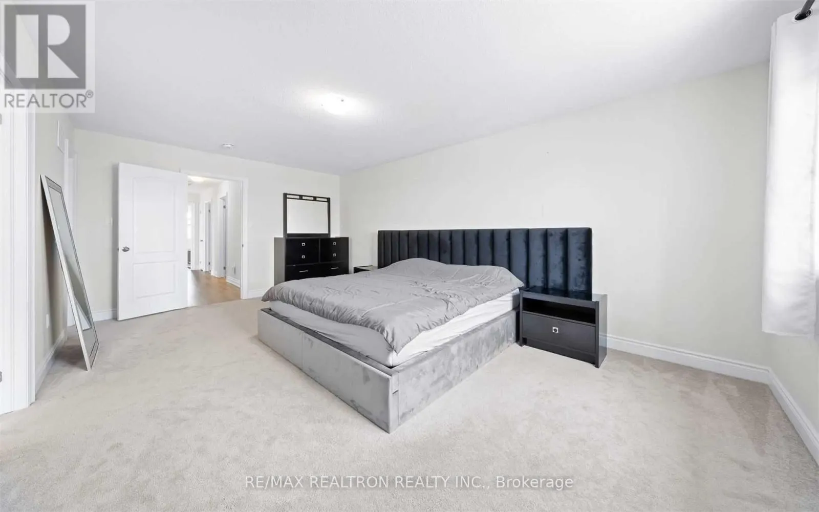 1172 PEELAR CRESCENT