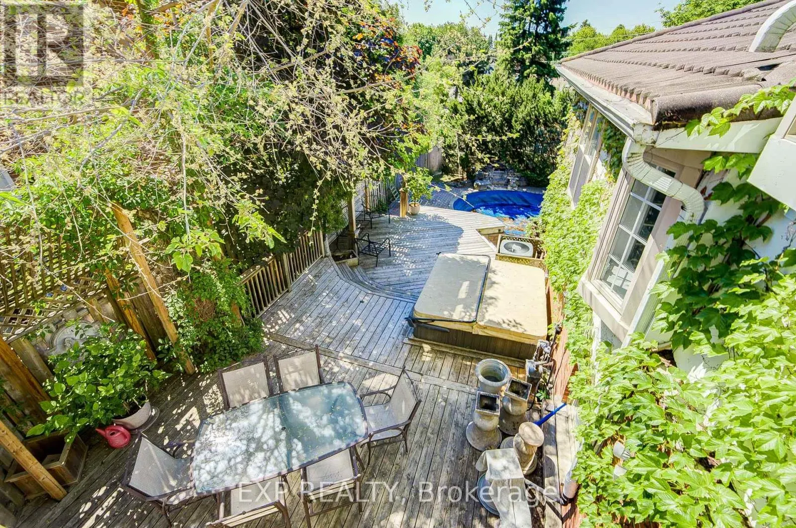 82 DERBY COURT