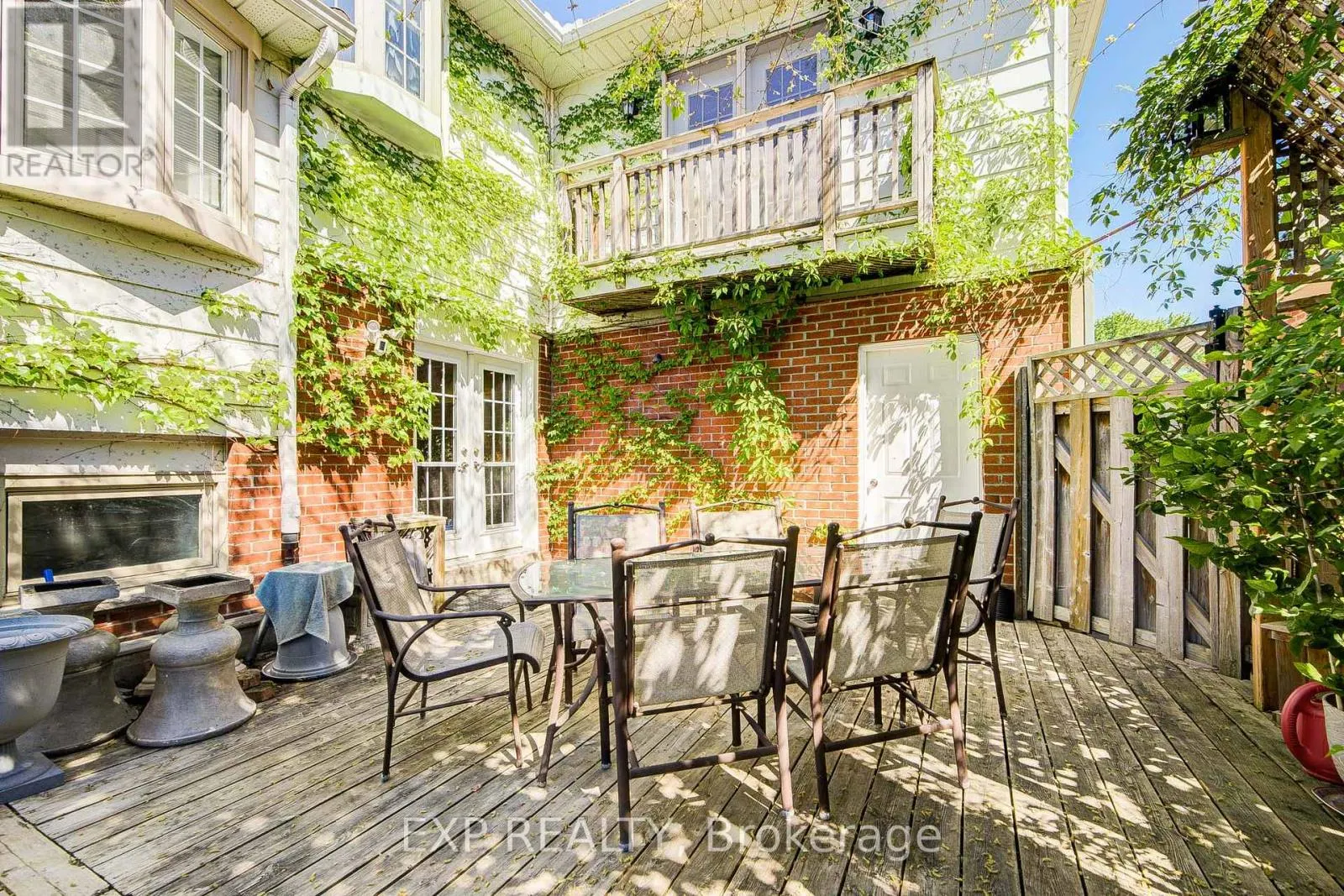 82 DERBY COURT