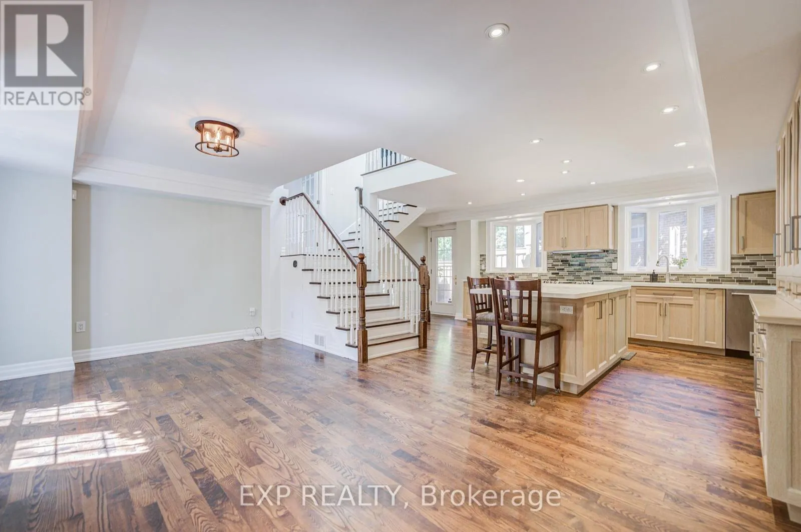 82 DERBY COURT