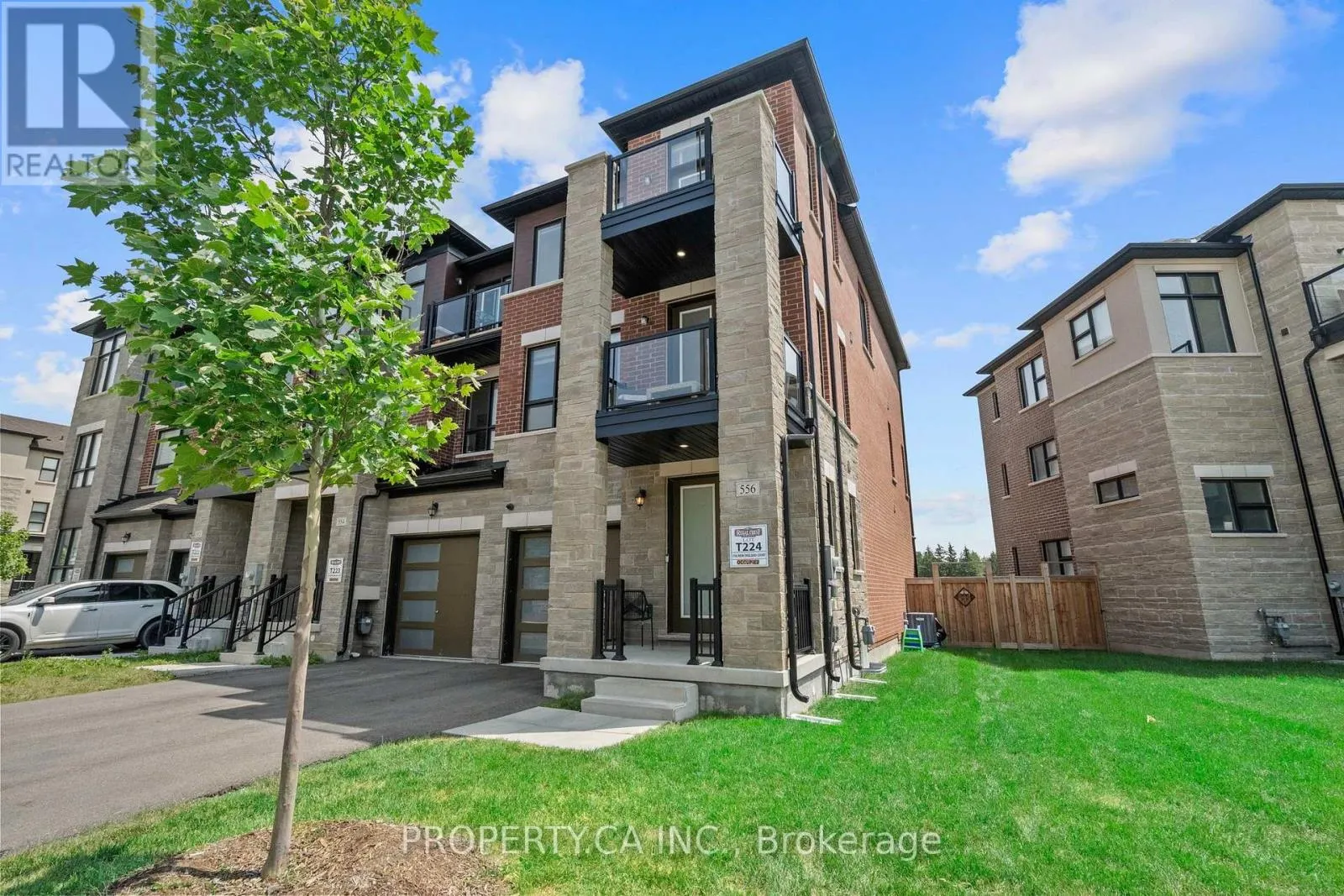 556 NEW ENGLAND COURT