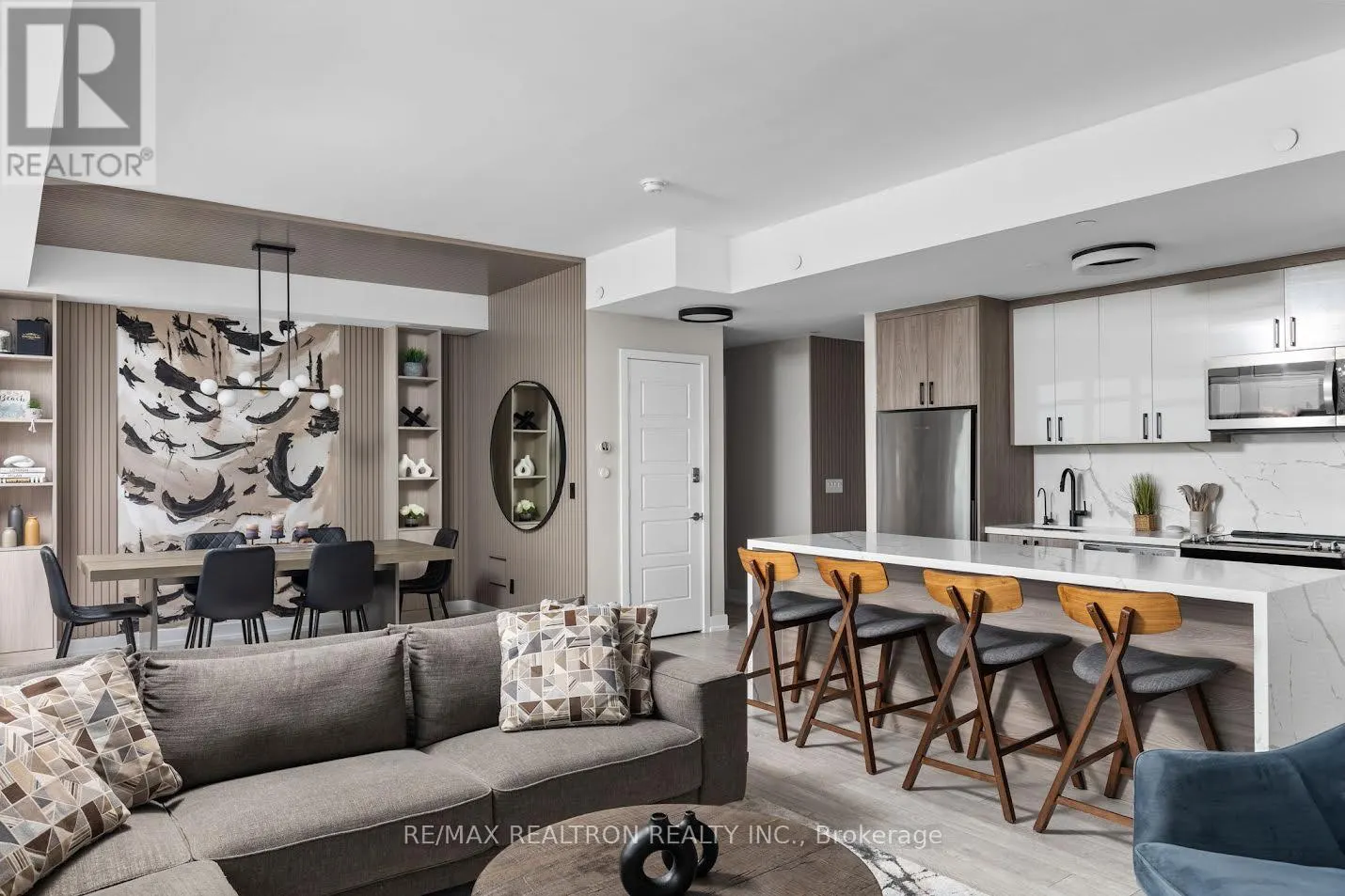 110 - 317 BROWARD WAY