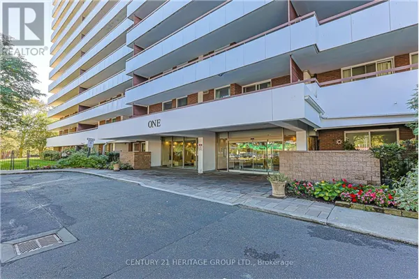 502 - 1 ROYAL ORCHARD BOULEVARD